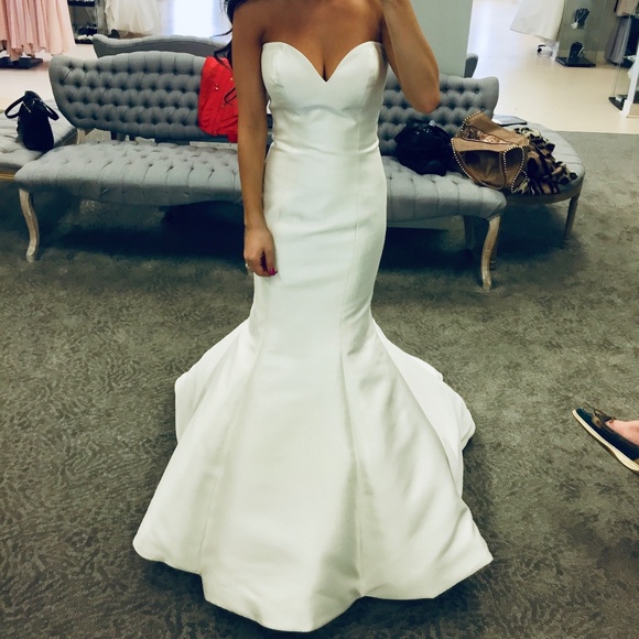 Dresses & Skirts - Wedding Dress
